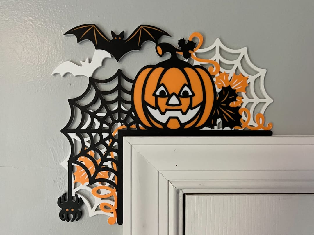 Adornos de Halloween para puertas y esquinas – 5 diseños exclusivos