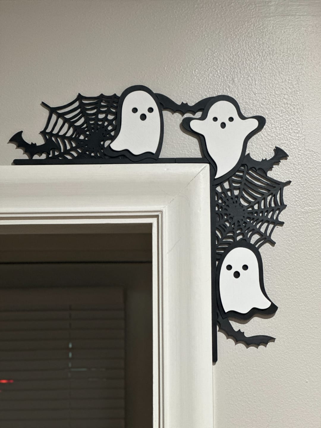 Adornos de Halloween para puertas y esquinas – 5 diseños exclusivos