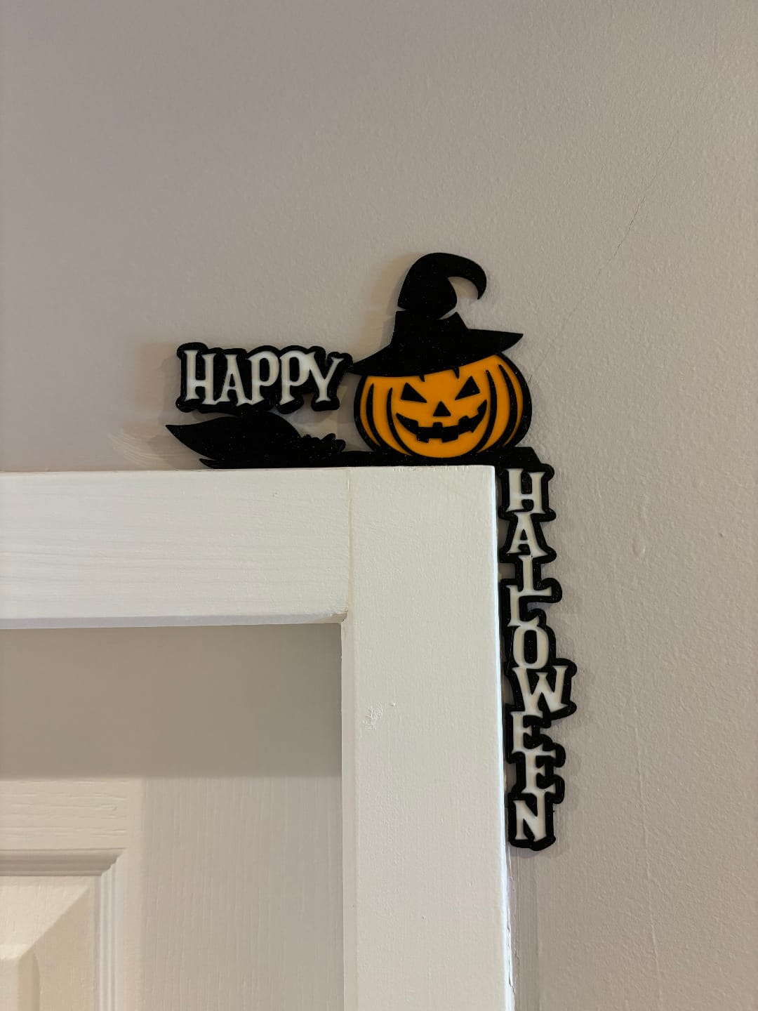 Adornos de Halloween para puertas y esquinas – 5 diseños exclusivos